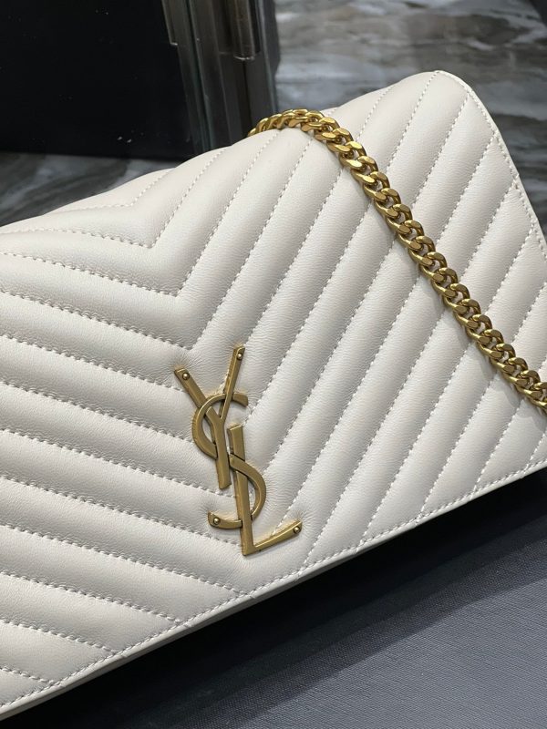 Yves Saint Laurent Kata 99 Chain Bag White With Gold Hardware  10.2in 26cm For Sale